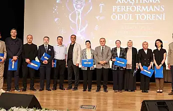 ERÜ'de '2025 Yılı Araştırma Performans Ödül Töreni' düzenlendi