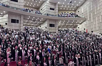 ERÜ İletişim Fakültesi 20. dönem mezunlarını verdi