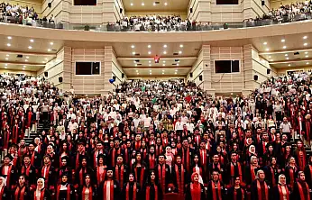 ERÜ Sağlık Hizmetleri Meslek Yüksekokulu yeni mezunlarını verdi