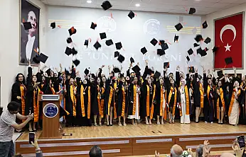 ERÜ Turizm Fakültesi'nde mezuniyet heyecanı