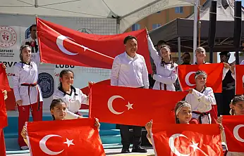 ERVA Projesi'nin 71'inci okulu 'Gençlik ERVA Spor Kulübü' açıldı
