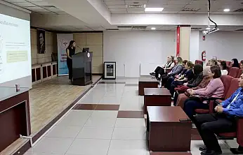 Hastane personeline 'Cilt Kanseri Farkındalık Eğitimi' verildi