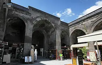Hunat Hatun Külliyesi'nde tarih ve sanat bir arada yaşıyor