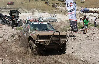 İncesu'da off-road heyecanı: 32 ilden 57 takım mücadele etti
