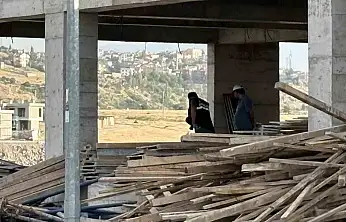 İnşaatta zemin kattan bodruma düşen işçi yaralandı