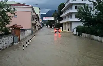 Kastamonu'yu sel vurdu: İş yerleri, evler ve araçlar su altında kaldı
