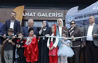 KAYMEK'in bin 200 eserlik yıl sonu sergisi açıldı