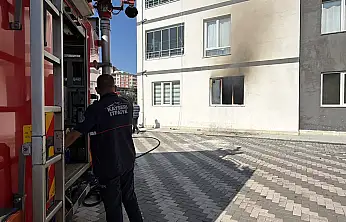 Kayseri'de 12 katlı binanın görevli dairesinde yangın