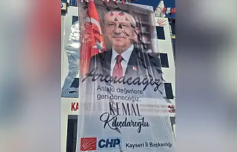 Kayseri'de CHP binasında dikkat çeken afiş: Arınacağız, ahlaki değerlere geri döneceğiz