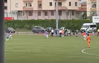 Kayseri'de futbola gölge düştü! Hakeme saldırı karşılaşmayı bitirdi