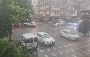 Kayseri'de gök gürültülü sağanak yağış etkili oluyor