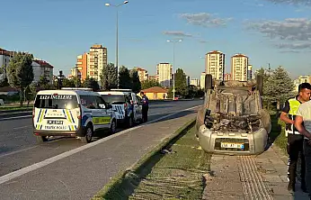 Kayseri'de hafif ticari araç takla attı: 1 yaralı