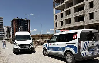 Kayseri'de inşaatın 4. katından düşen işçi ağır yaralandı