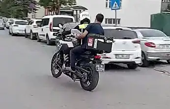 Kayseri'de polis ekipleri YKS'ye geç kalan adayların imdadına yetişti