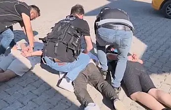 Kayseri-Sivas yolunda uyuşturucu operasyonu: 1'i İtalyan 3 kişi yakalandı