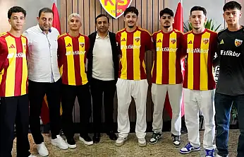Kayserispor'da geleceğe yatırım: 6 genç futbolcuyla profesyonel imza