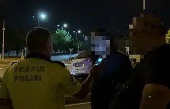 Kaza yapan sürücü yerine başkasını getirdi, kamera oyunu bozdu