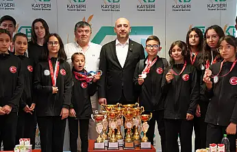 KTB ERVA Spor Okulu sporcularından Başkan Bağlamış'a ziyaret