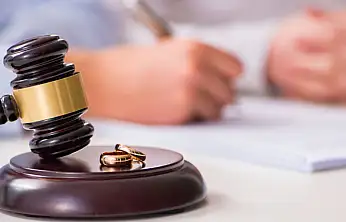Maaşını evine harcamayan adama kötü haber