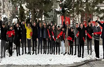 MHP Talas İlçe Başkanlığı, ilçeyi kırmızı beyaza boyadı