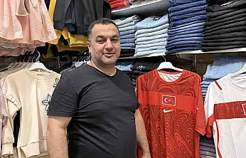 Kayseri'de milli forma yok satıyor
