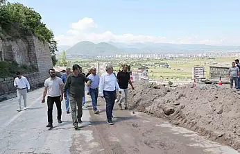 Mimarsinan mahallesinde çöken istinat duvarında inceleme yapıldı
