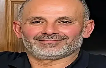 Otomobilin çarptığı motosikletli hayatını kaybetti