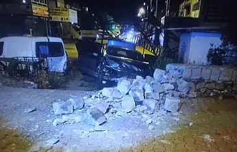 Seyir halindeki otomobile açılan ateşte başından vurulan kadın hayatını kaybetti