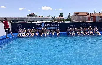 Tomarza Yaz Spor Okulları'nda yüzme heyecanı devam ediyor