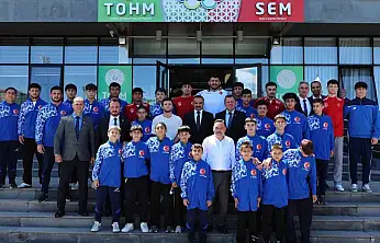 Vali Çiçek'ten Gençlik ve Spor İl Müdürlüğü'ne ziyaret
