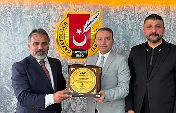 Yıldıray Çiçek'ten Erciyes Medya Ödülleri'ne övgü: Kayseri ve Türk medyası açısından önemli