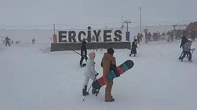 Erciyes'te yeni yılın ilk gününde yoğunluk