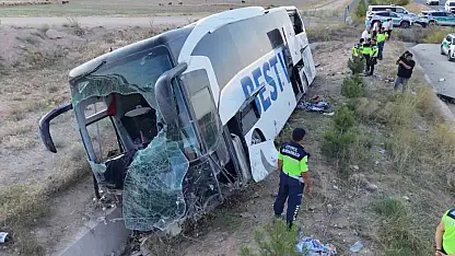 Aksaray'da yolcu otobüsü şarampole devrildi: 44 yaralı