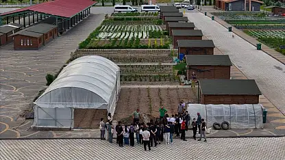 Büyükşehirin Doğal Ürünler Bahçesi'ne anlamlı ziyaret: TÜBİTAK projesiyle çevreci nesil yetişiyor