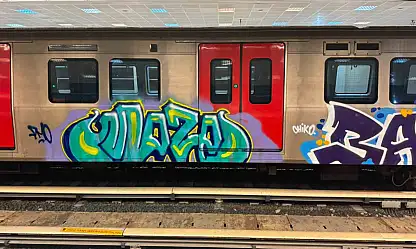 Ankara'da iki şahıs metro vagonlarına grafiti yaptı: O anlar güvenlik kamerasına yansıdı