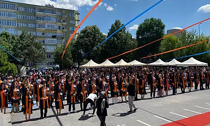 Nuh Mehmet Çalık Anadolu Lisesi'nde mezuniyet heyecanı