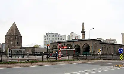 Selçuklu'nun gizemi Kayseri'de: Han Camii Han mı, Cami mi
