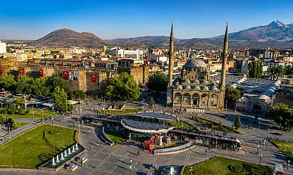 Taşın hafızası: Kayseri her köşesinde tarihi yaşatıyor