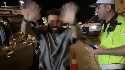 Alkol çıkmayınca sevinçten yerinde duramadı