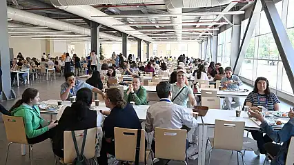 Anadolu Üniversitesi mezunları yıllar sonra aynı kampüste buluştu