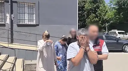 Çaldıkları çelik kasayla yakalandılar: 1.8 milyonluk ziynet sahibine teslim edildi