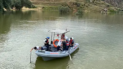 Çocuğunu kurtarmak için Kızılırmak'a giren babanın cansız bedeni bulundu