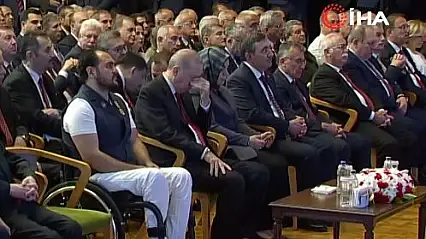 Cumhurbaşkanı Erdoğan 15 Temmuz programında duygusal anlar yaşadı