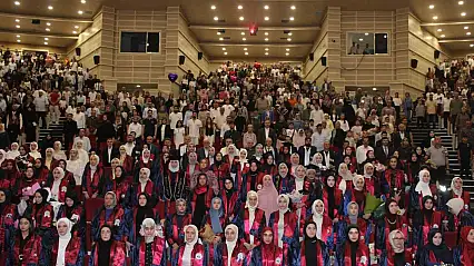 ERÜ İlahiyat Fakültesi'nde mezuniyet sevinci
