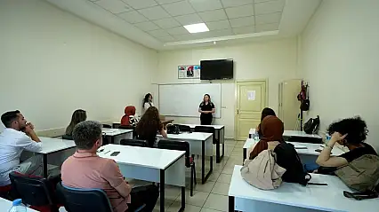 KAYMEK ile yabancı dil eğitiminde ezber dönemi bitiyor