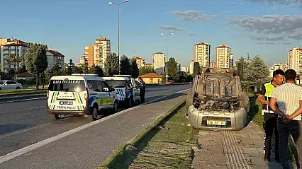 Kayseri'de hafif ticari araç takla attı: 1 yaralı