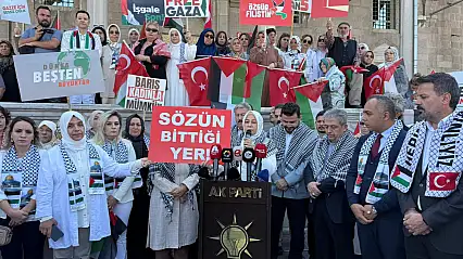 Kayseri'de kadınlar 'Gazze İçin Sessiz Çığlık' programı için sokağa indi