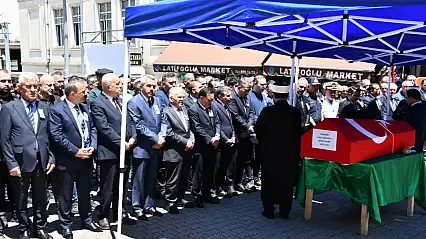 Kayseri Vali Yardımcısı Şenol Esmer, memleketi Trabzon'da son yolcuğuna uğurlandı