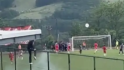 Kırklareli'nde amatör maçta futbolcular birbirine girdi