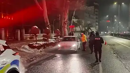 Kırmızı ışık ihlaline ve cep telefonu kullanımına toplam 662 cezai işlem uygulandı